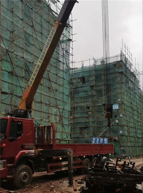 桐乡市“慢工细活”—— 吊车的 “微动控制” 技术